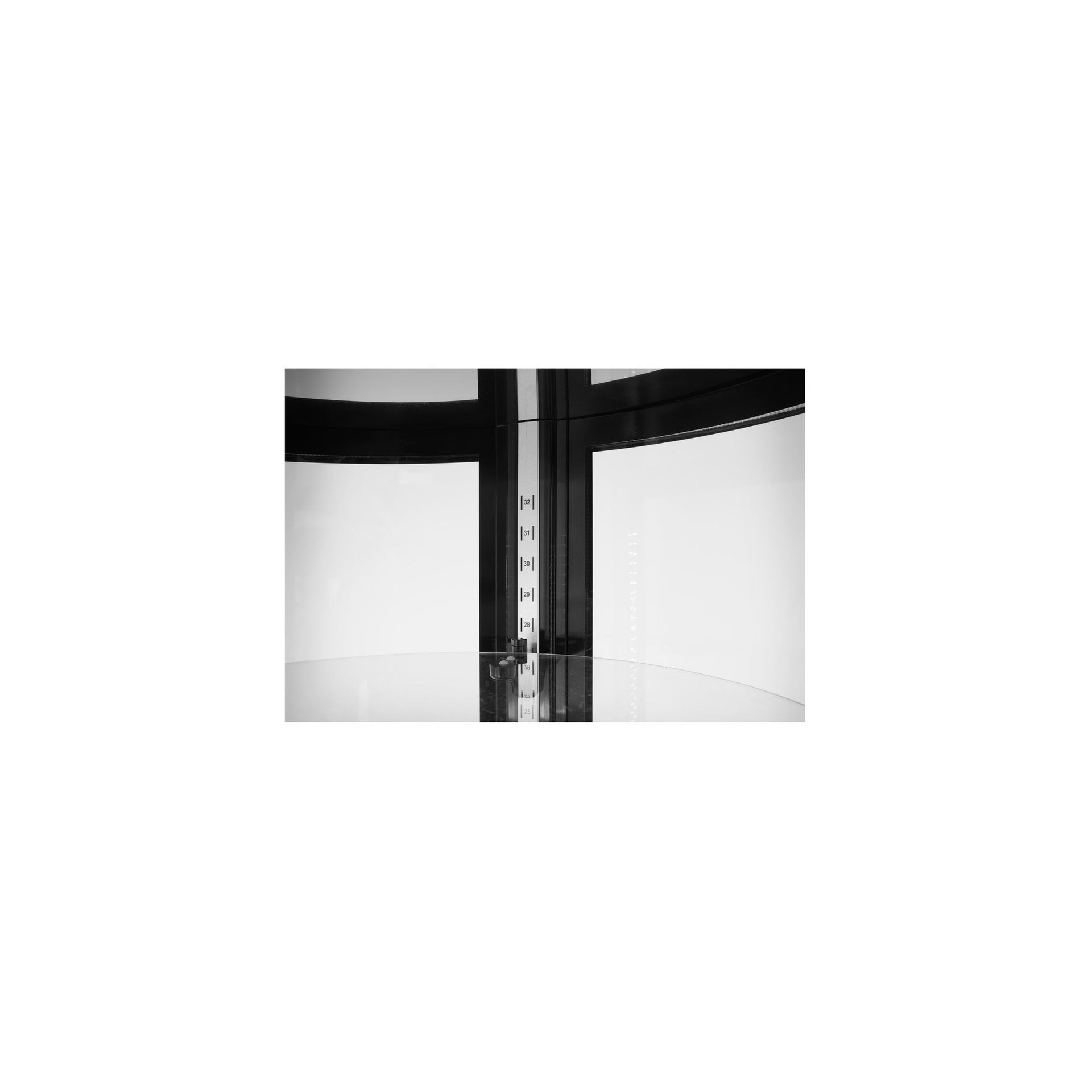 Kuchenvitrine, rund 360L, Arktic, ⌀680x(H)1755mm Kuchenvitrine, rund 360L, Arktic, ⌀680x(H)1755mm