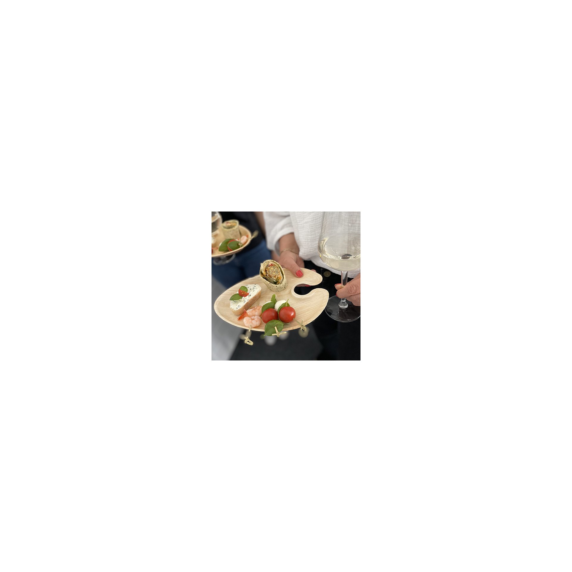Cater Plates Palmblatt "pure" oval 1,3 cm x 18 cm x 23,5 cm Cater Plates Palmblatt "pure" oval 1,3 cm x 18 cm x 23,5 cm