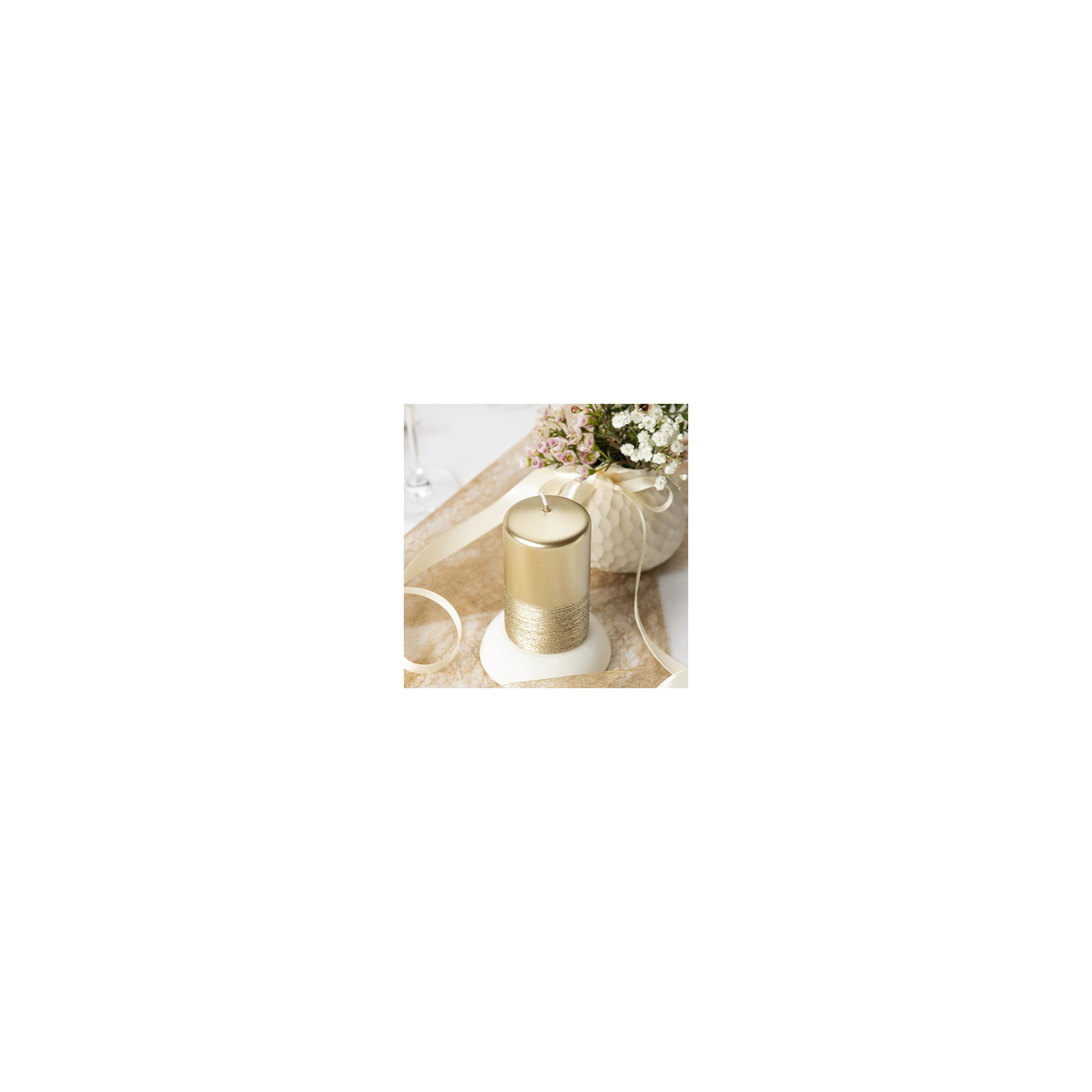 Stumpenkerze "Safe Candle" Ø 60 mm · 100 mm gold "Fia" einzeln cellophaniert Stumpenkerze "Safe Candle" Ø 60 mm · 100 mm gold "Fia" einzeln cellophaniert